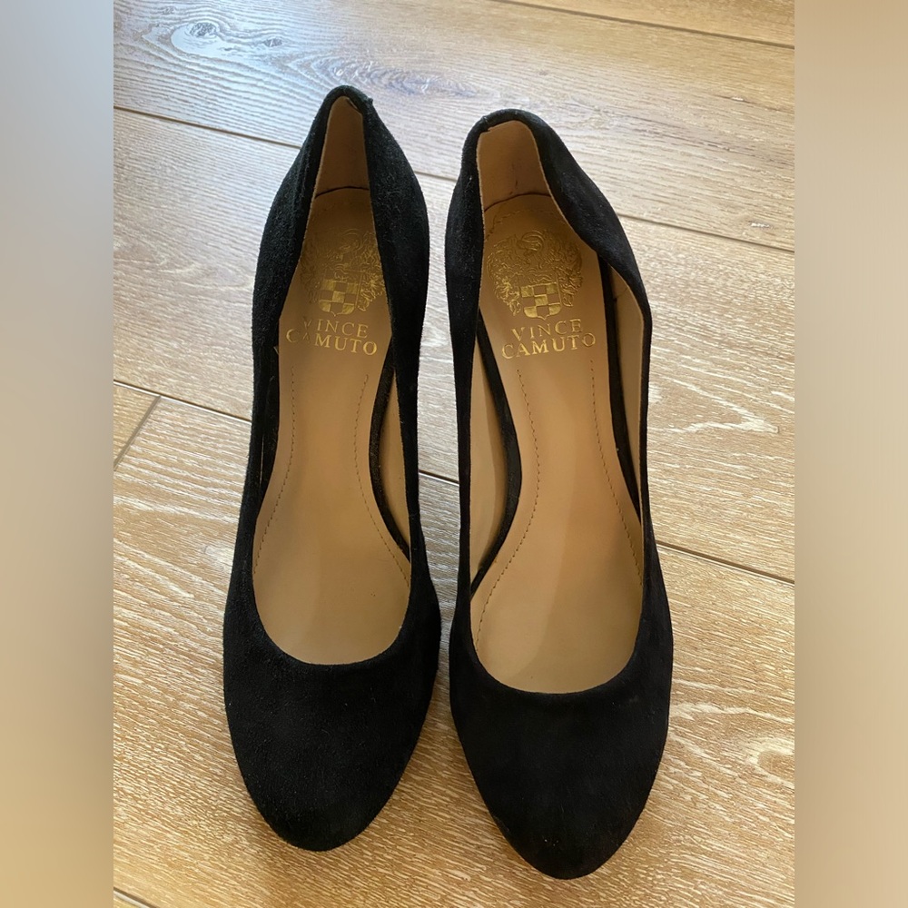 Vince Camuto Black Suede Heels Size 7